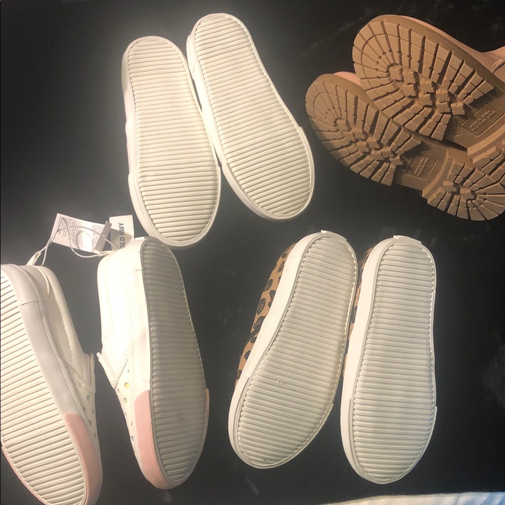 Old Navy kids size 10 (4)pr brand new shoes - Picture 7 of 8